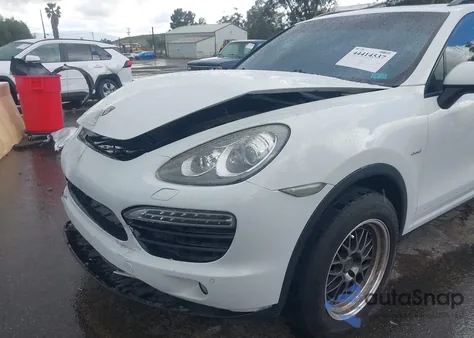 2013 Porsche Cayenne Diesel z USA, uszkodzony, nr VIN WP1AF2A24DLA23802